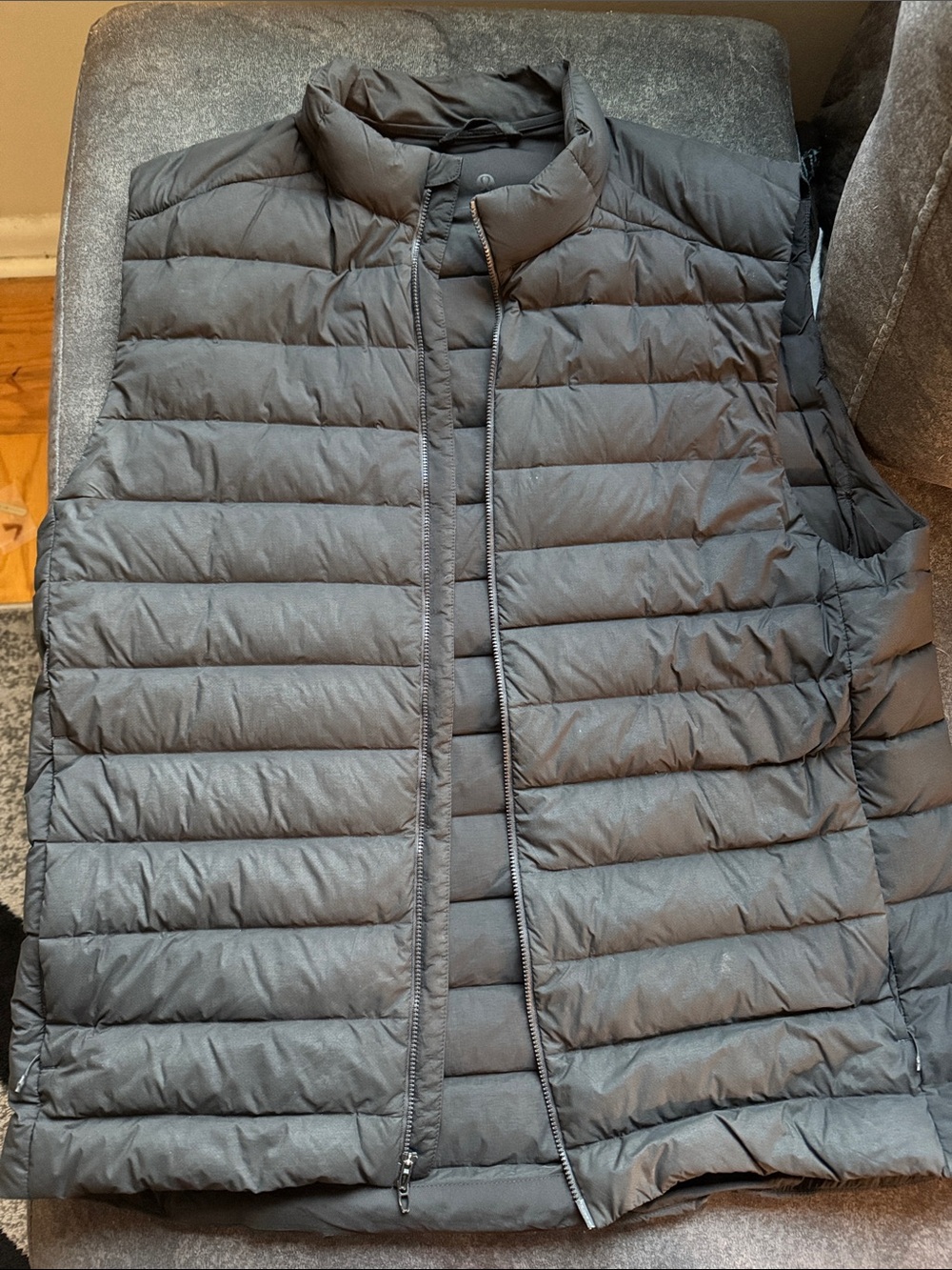 Lululemon Men's Quilted Puffer Vest in Black